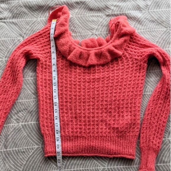 ANTHROPOLOGIE textured ruffle boat neckline off shoulder coral sweater Small - Picture 3 of 11